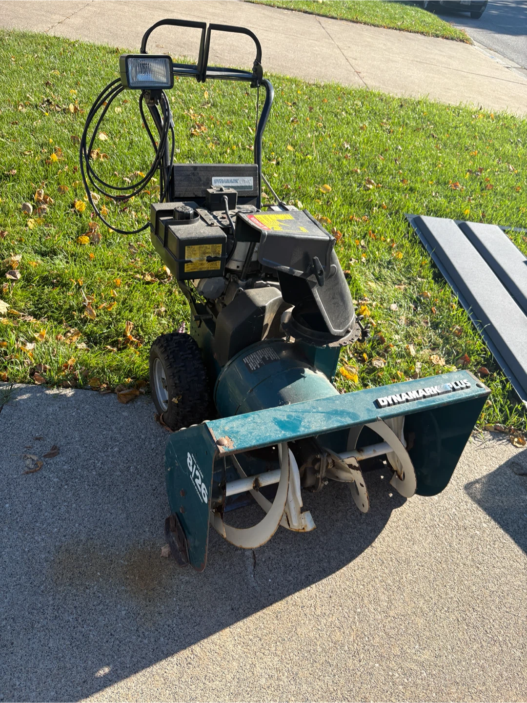 Dynamark Plus 8/26 Snowblower
