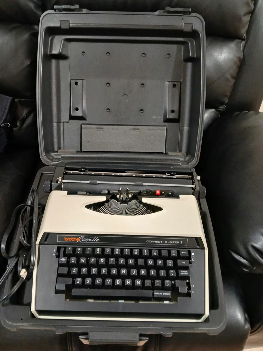 Brother Correct-O-Riter I Model 4712 Electric typewriter - photo 2