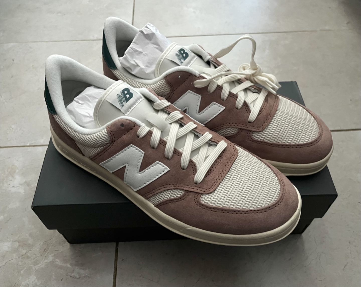 New Balance T500 Court Shoes - Size Men's 9