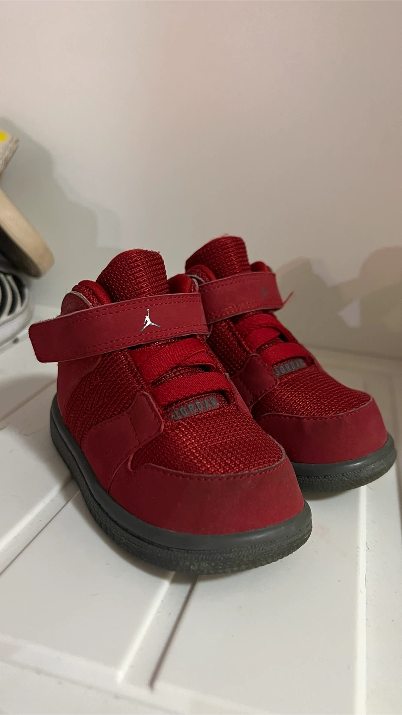 Nike Jordan Toddler Shoes Red 6c - photo 3