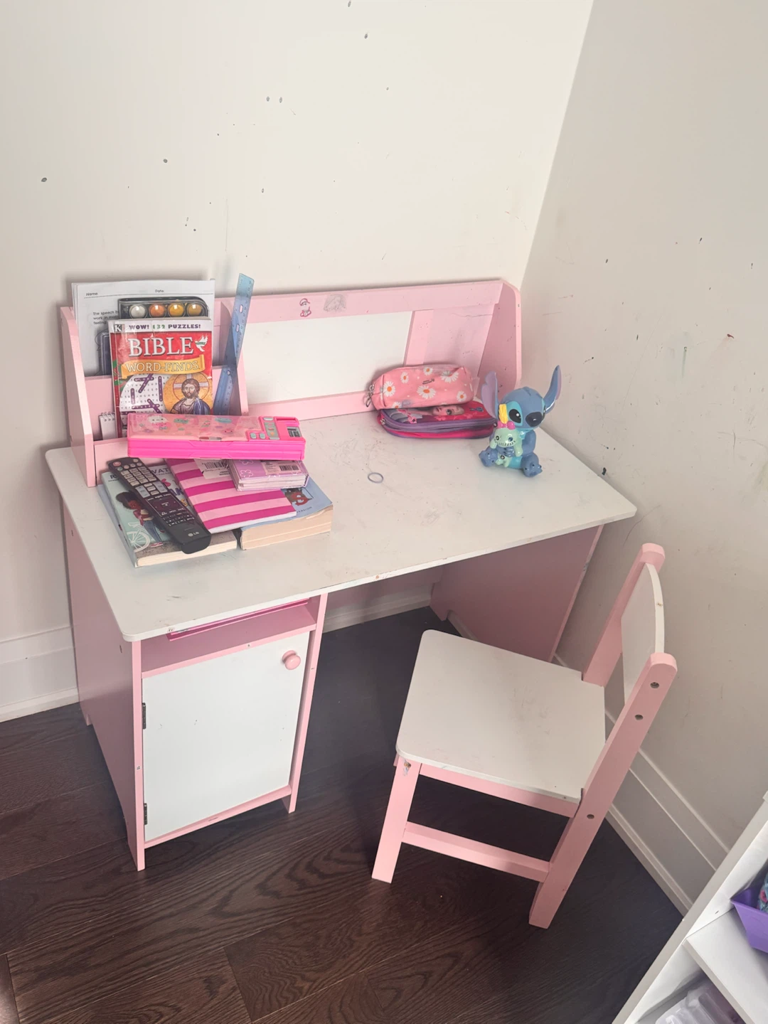 Kids Pink Desk and Chair Set - photo 3