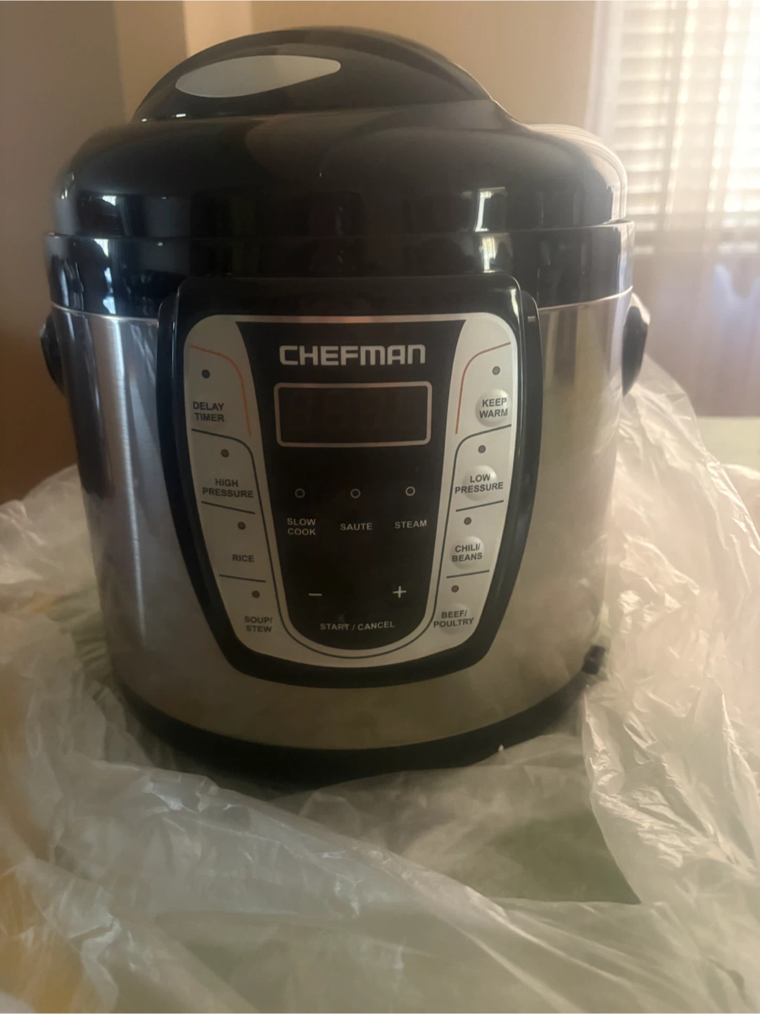Chefman 6 Quart Electric Pressure Cooker (Never used)