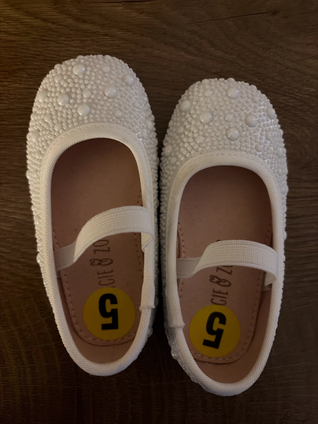 Cie & Zo White Beaded Mary Janes size 5