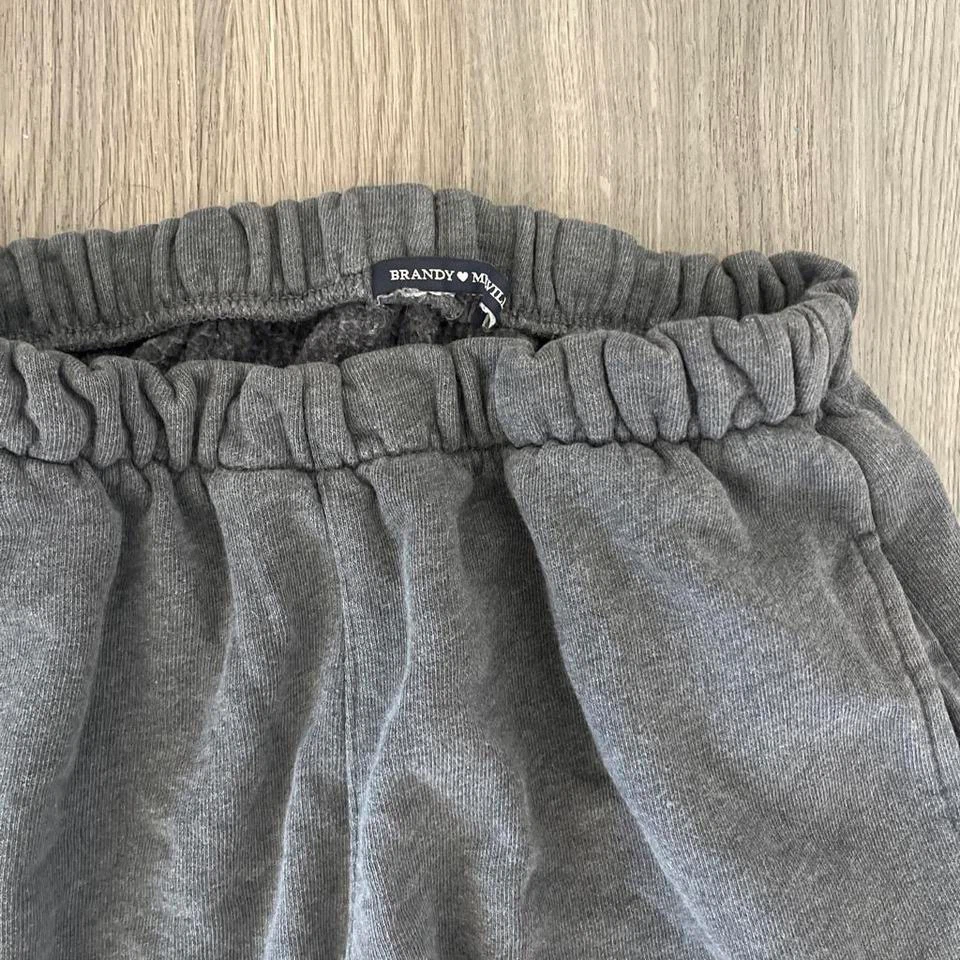 brandy melville dark grey sweatpants - photo 2