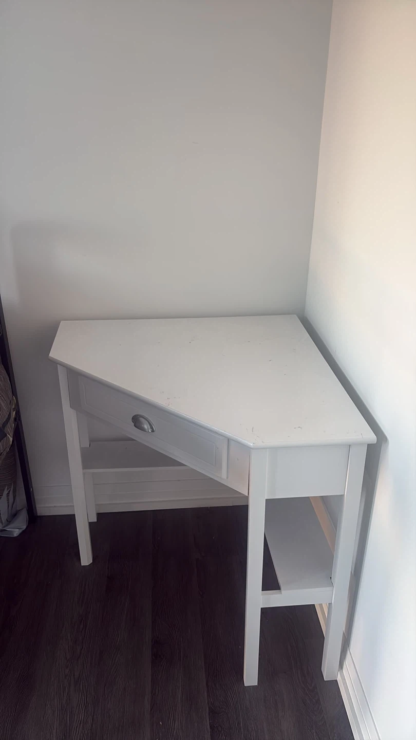 White Corner Desk - photo 2