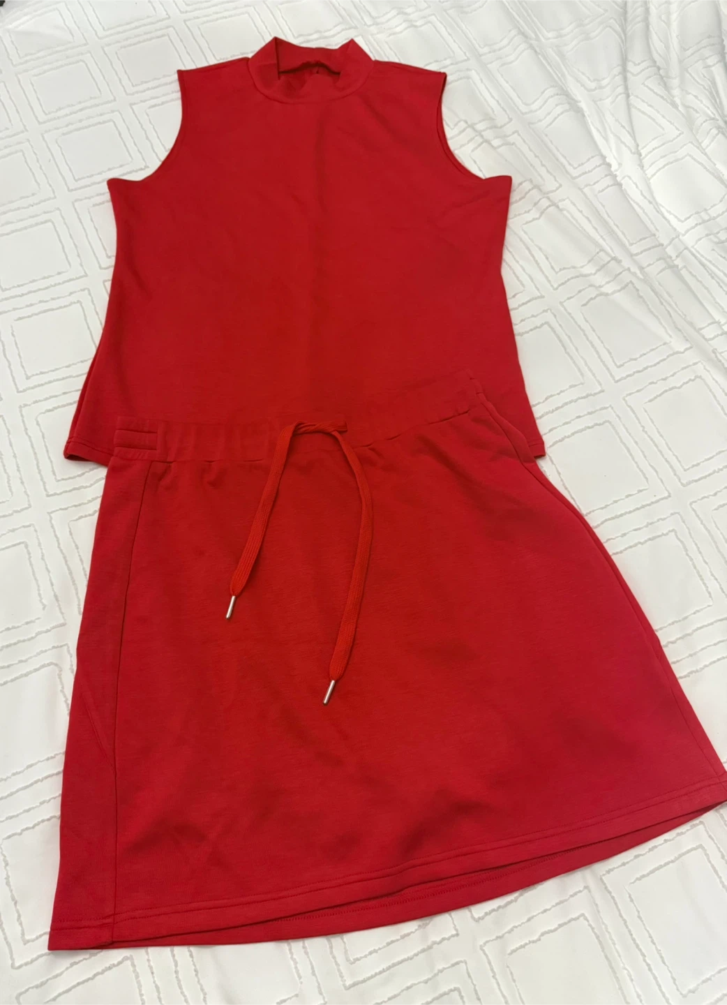Red mock-neck tank and skort set - photo 3