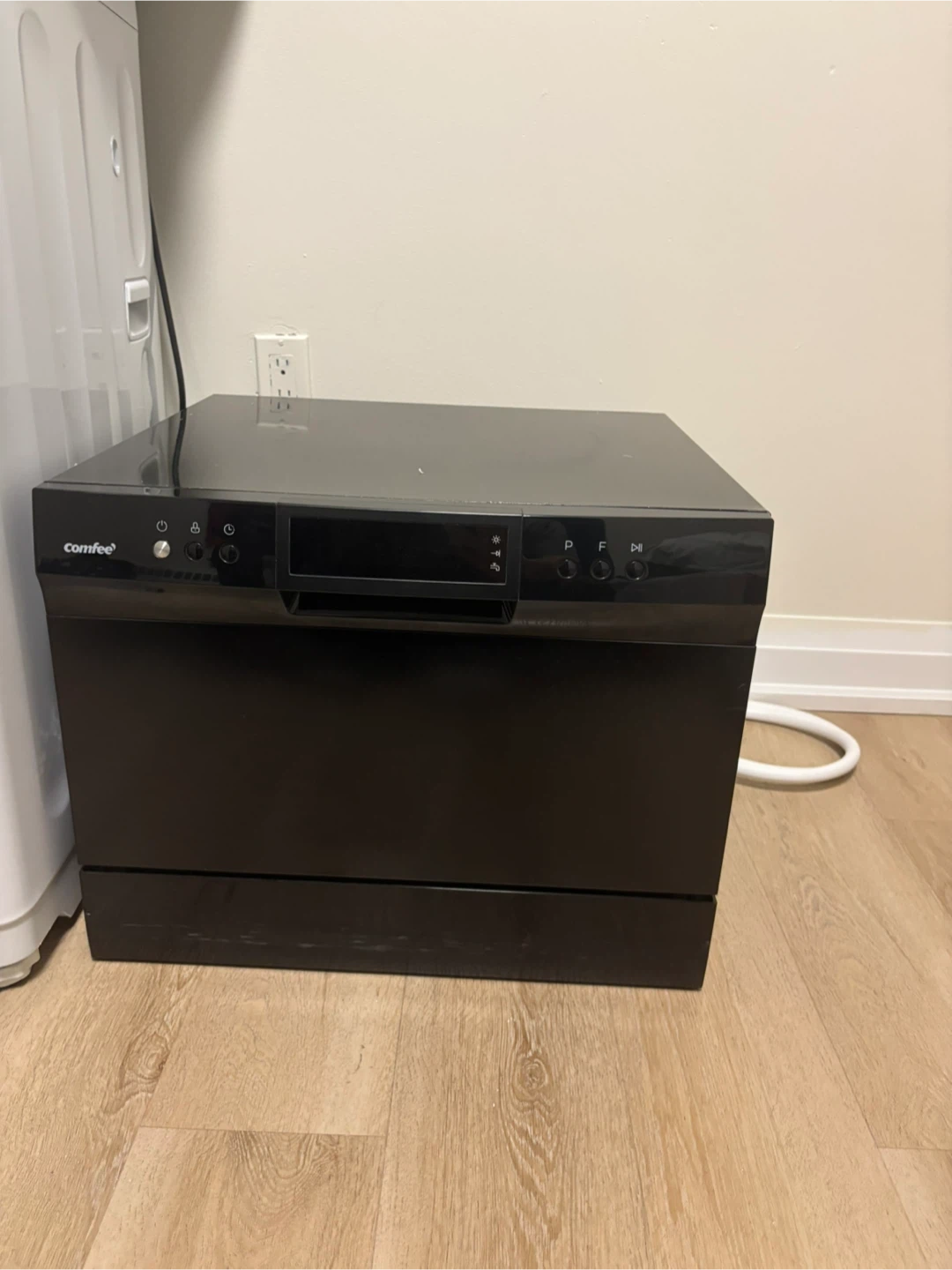 COMFEE' Countertop Dishwasher (Black) - Great Condition