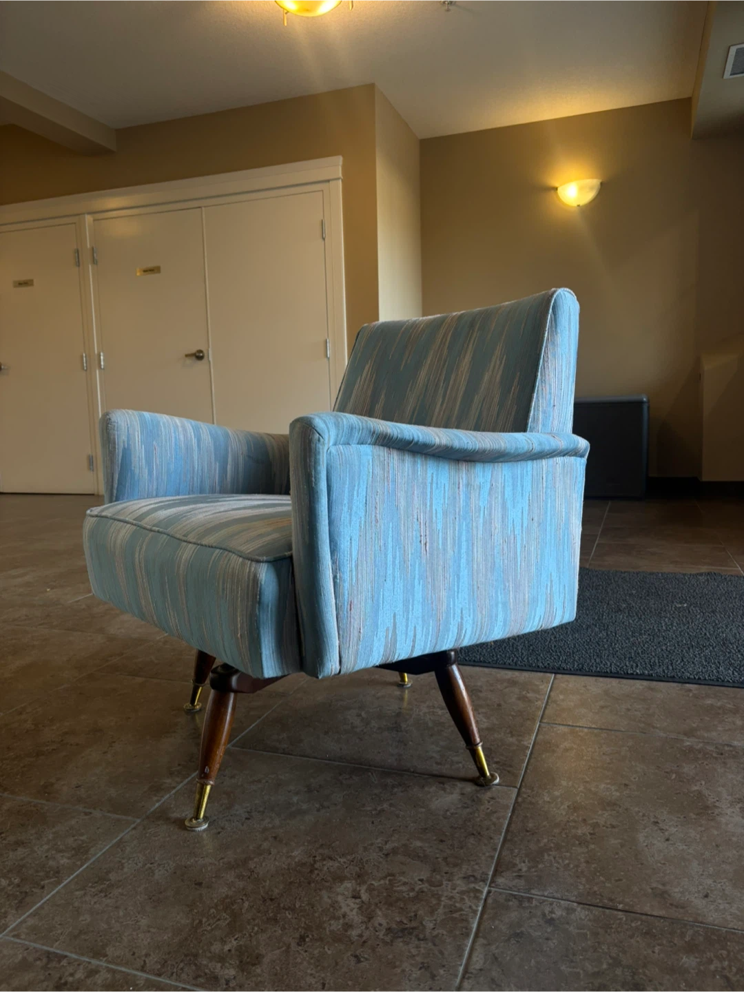 Vintage Mid-Century Modern Swivel Armchair rocker