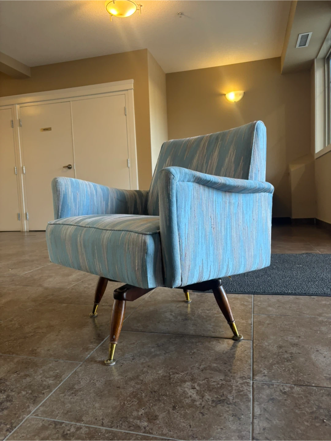 Vintage Mid-Century Modern Swivel Armchair rocker - photo 3