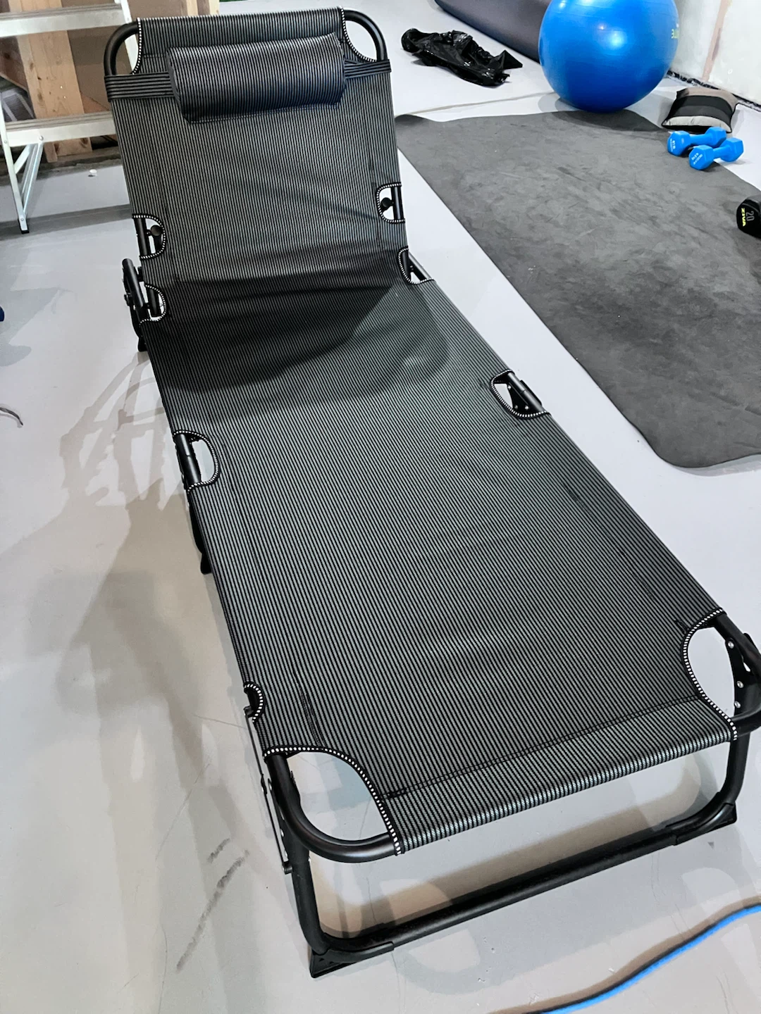 Foldable Reclining Lounge Chair with Padded Cushion