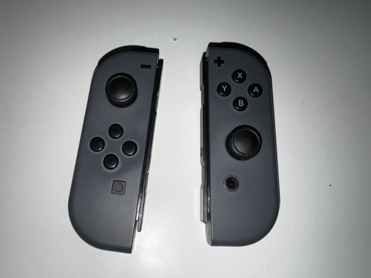 Nintendo Switch Joy-Con Controllers with Grip - Gray - photo 4