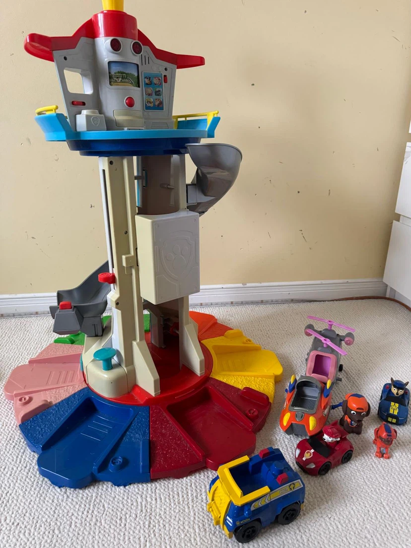PAW Patrol My Size Lookout Tower with Vehicles and Figures