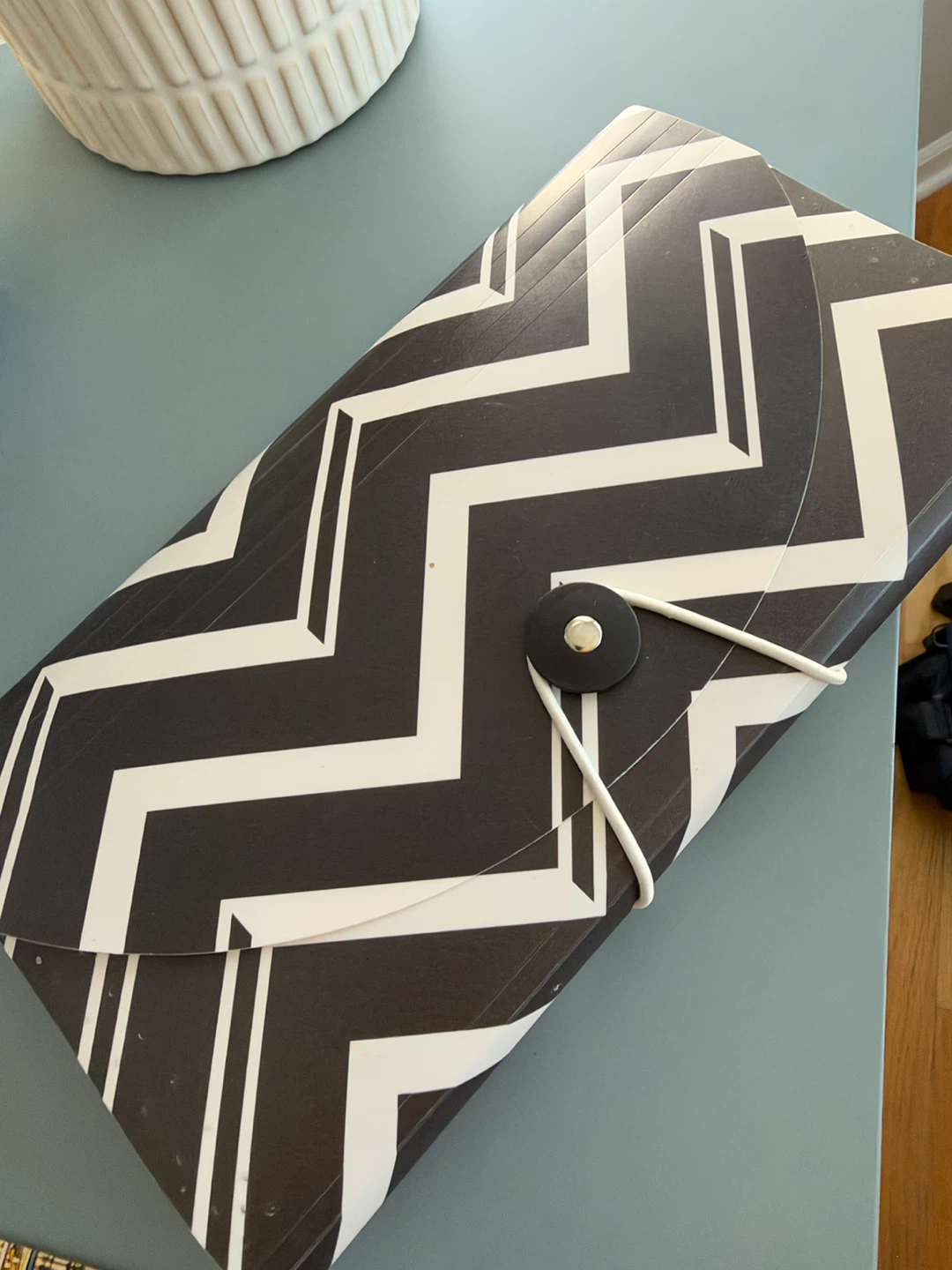 Chevron Print Expanding File Folder