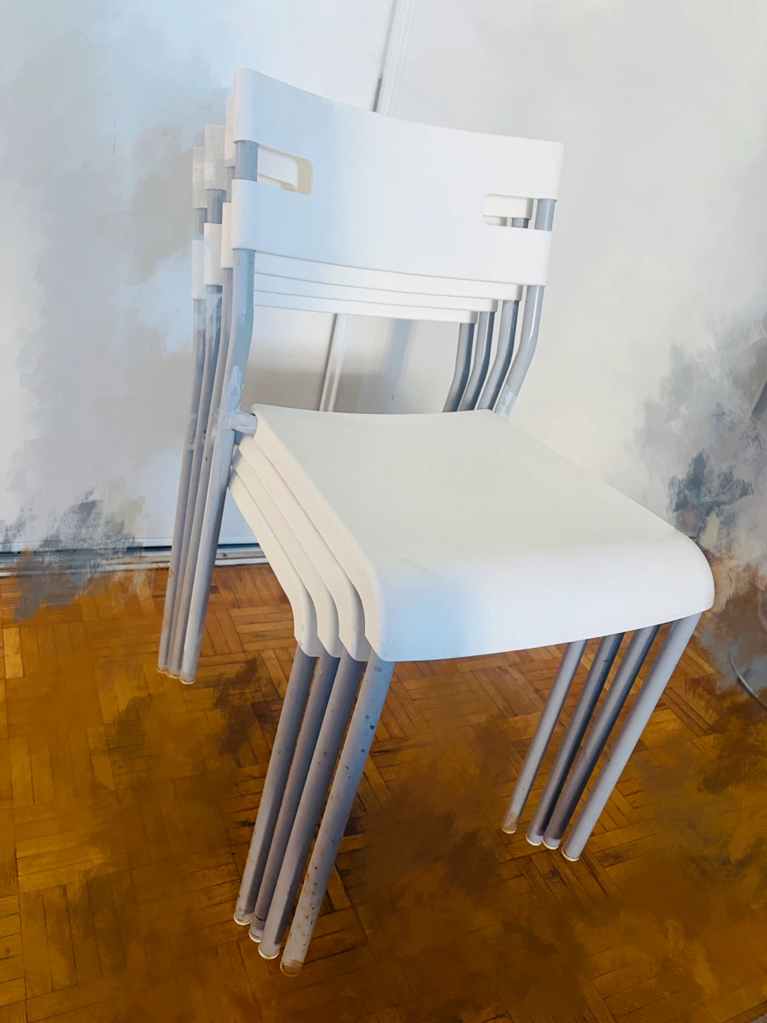 Set of 4 stackable white chairs - photo 2