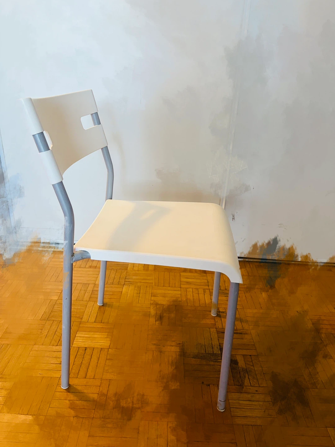 Set of 4 stackable white chairs - photo 4