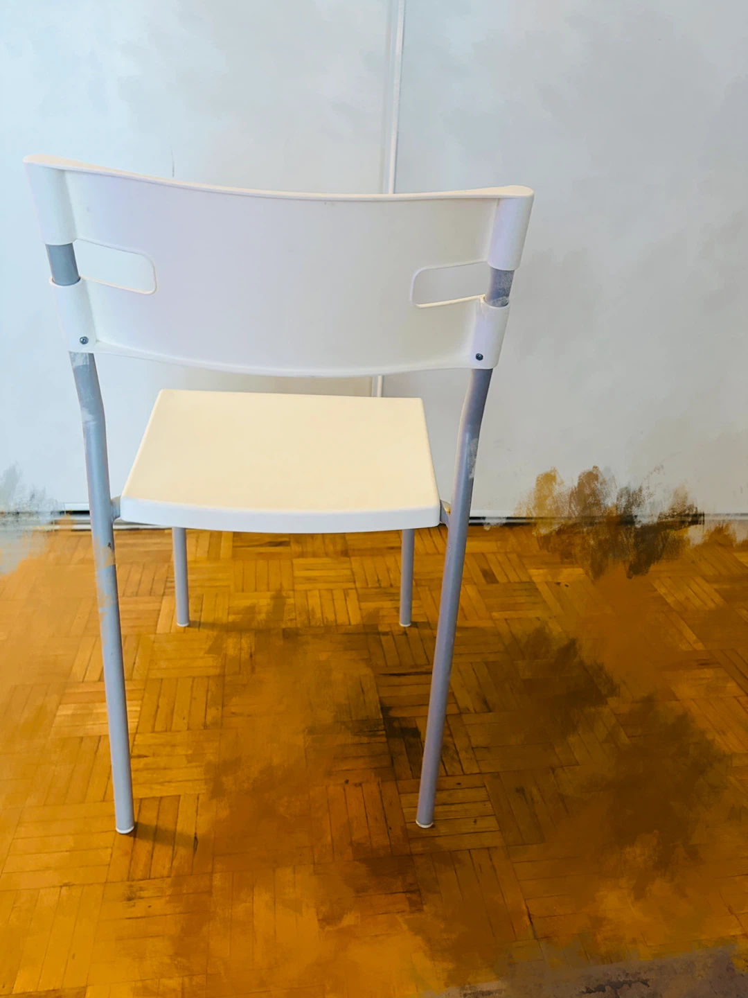 Set of 4 stackable white chairs - photo 5