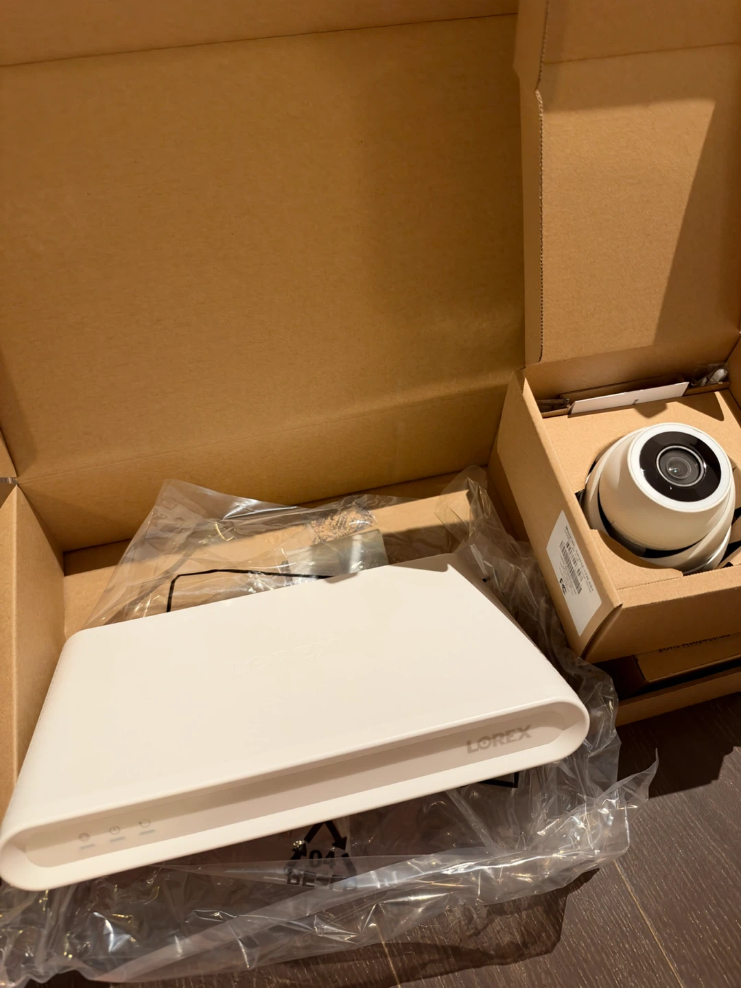 Lorex 8Ch 4K NVR System 5x V3 Dome IP Security Cameras - photo 2
