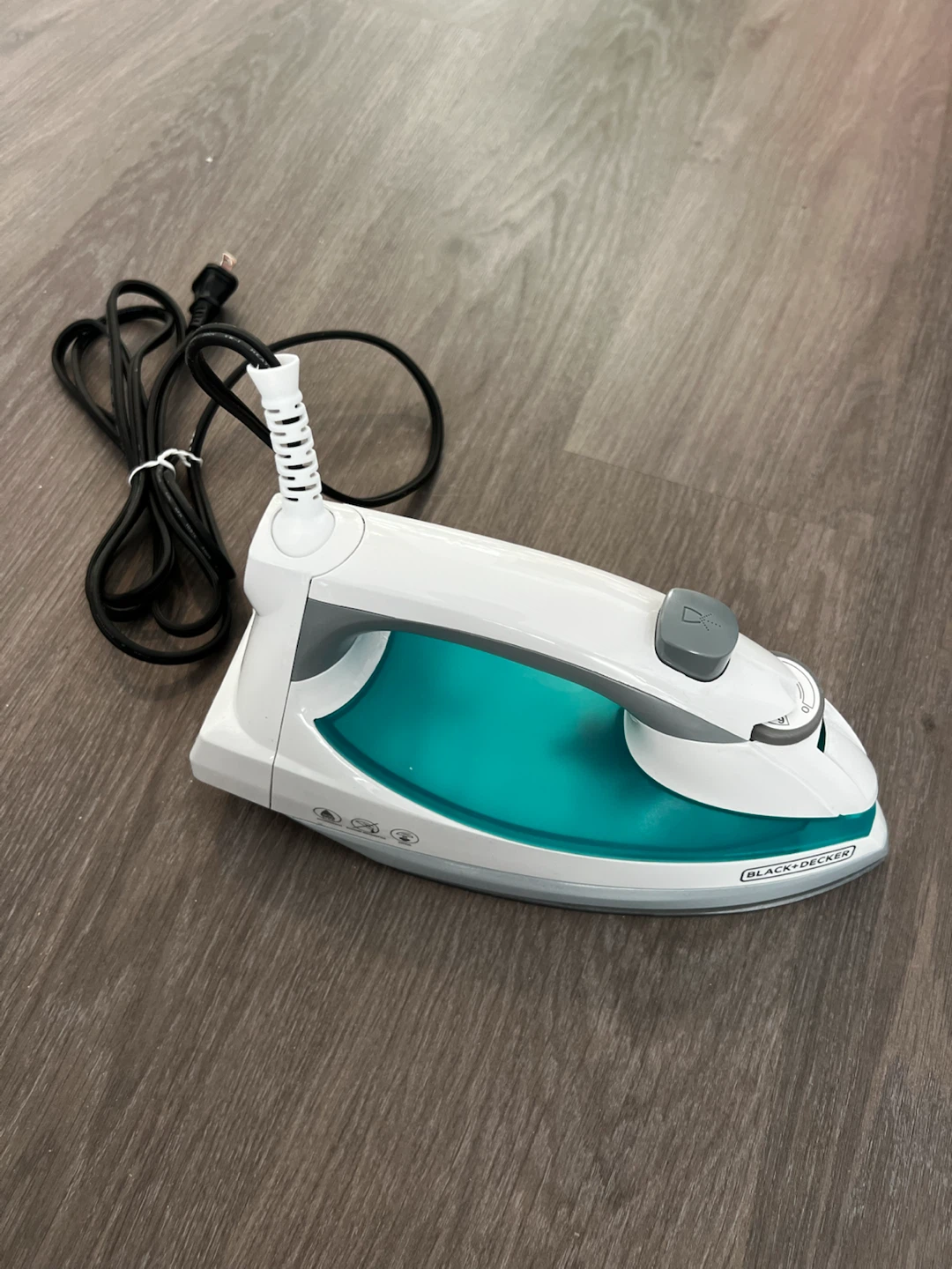 Black+Decker Light 'N Easy Steam Iron - photo 4