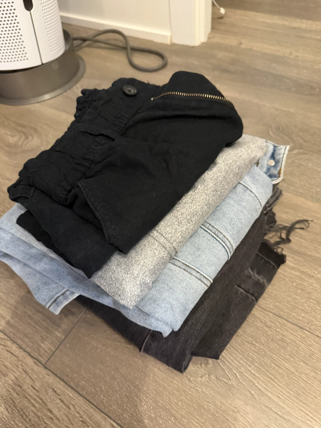4 pants  selling