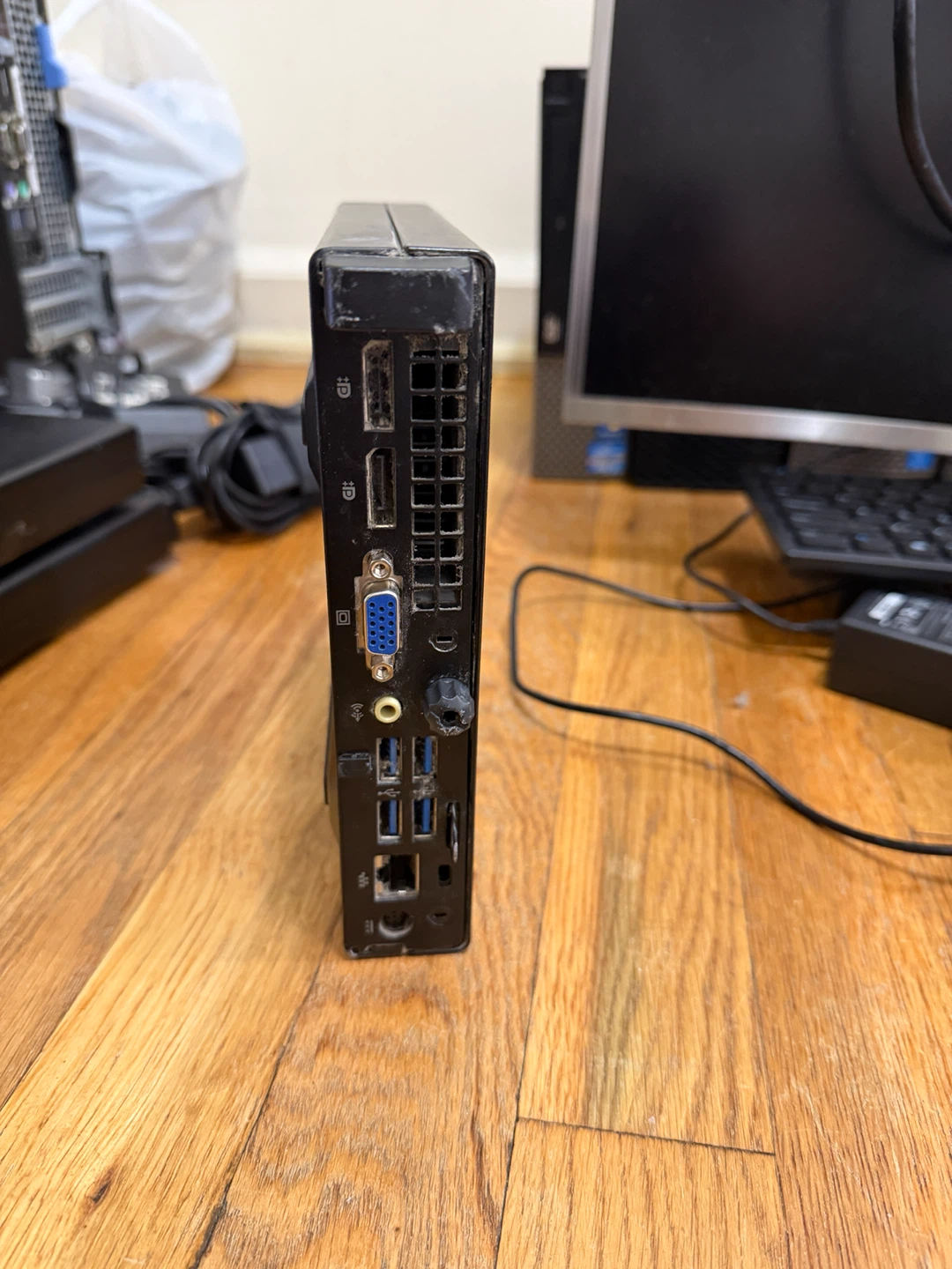 HP EliteDesk Mini PC - photo 2