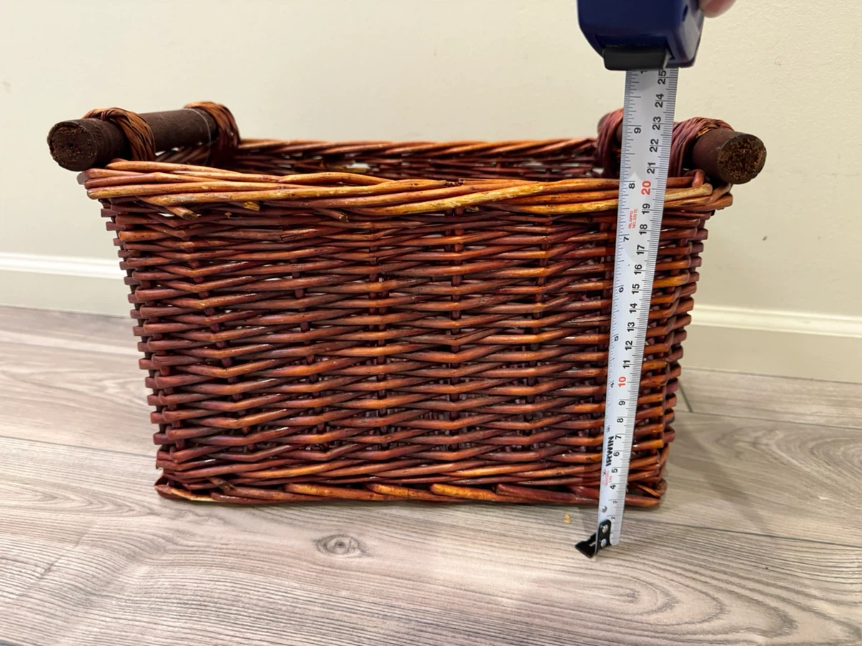 Wicker storage basket with wood handles - photo 2