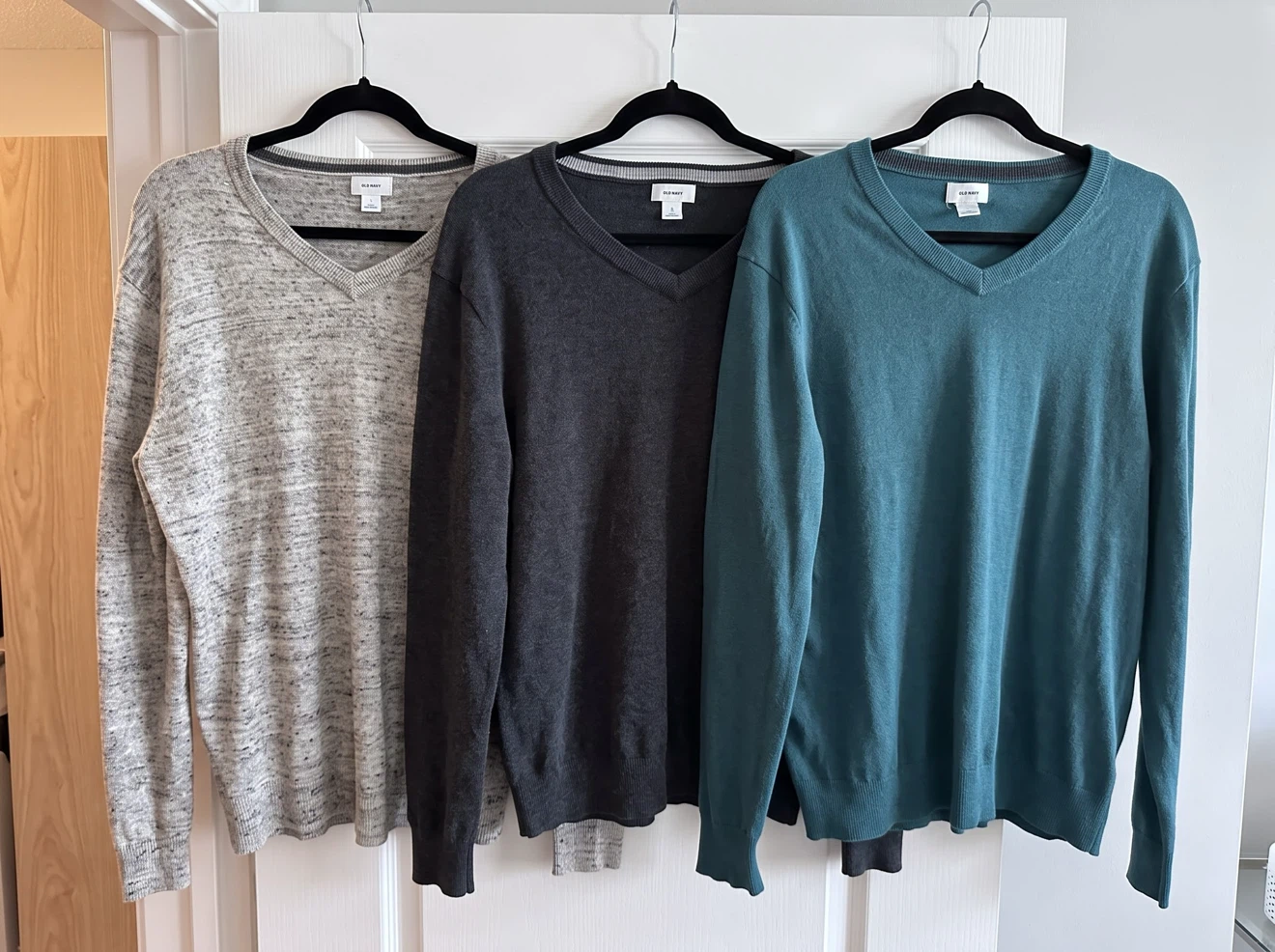 Lot of 3 Old Navy Men's V-Neck Sweaters - Size L (Dry Cleaned)