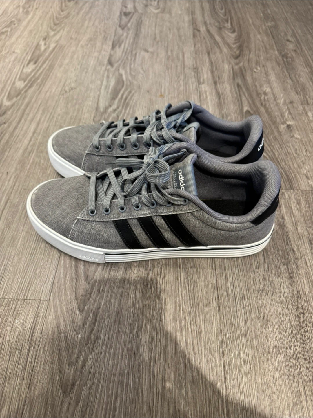 Adidas Sneakers