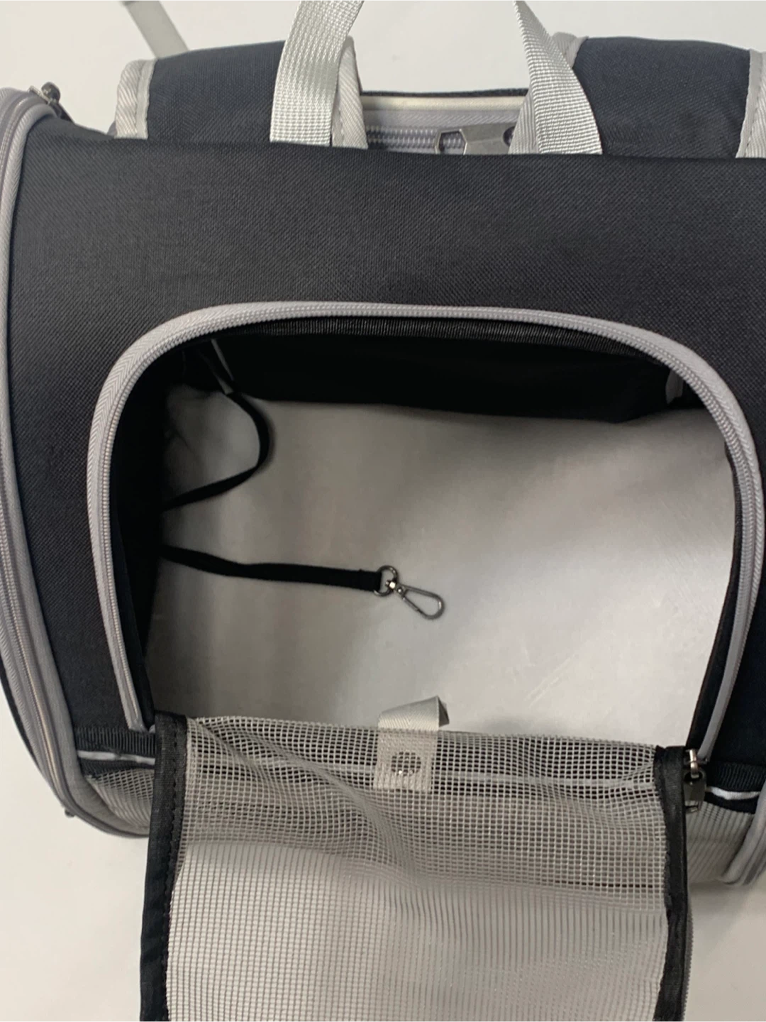 Texsens Foldable Pet Carrier Backpack, like new - photo 4