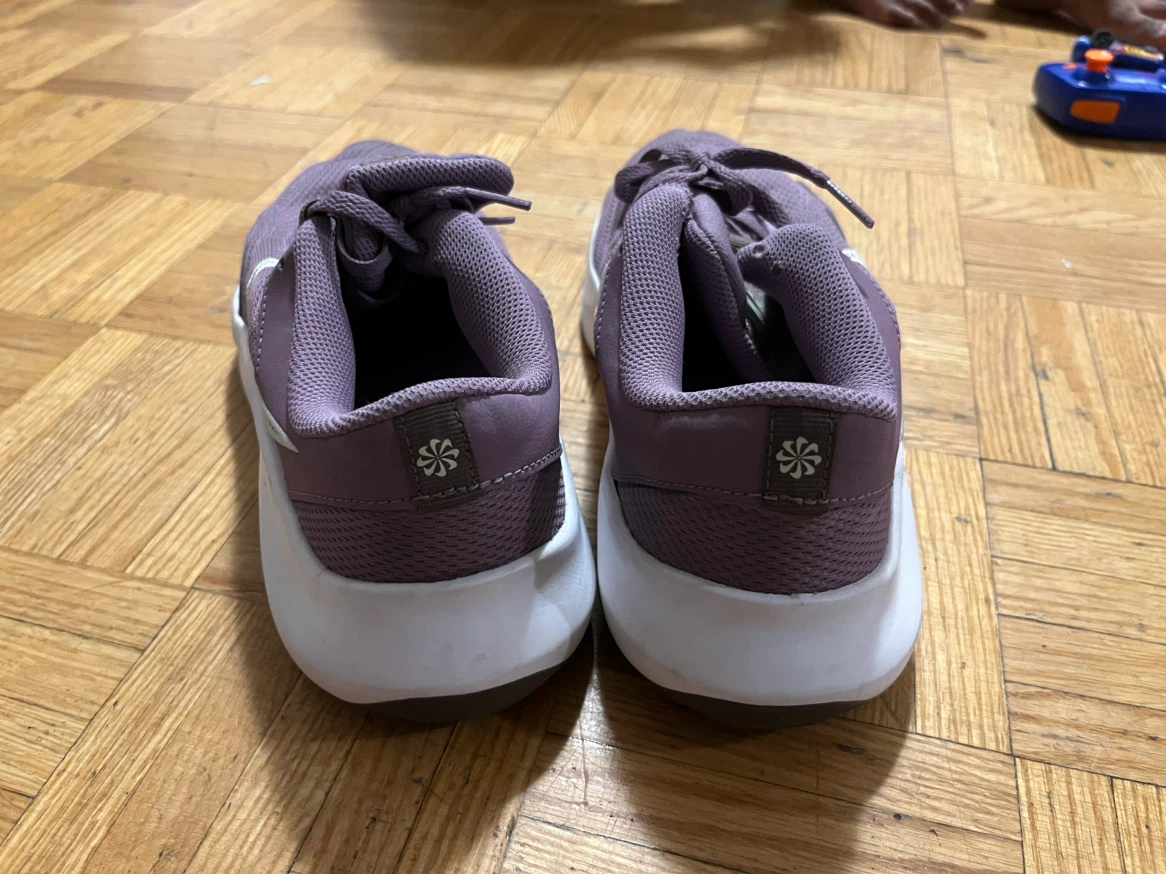 Nike Women's Running Shoes Size 9.5 - photo 3