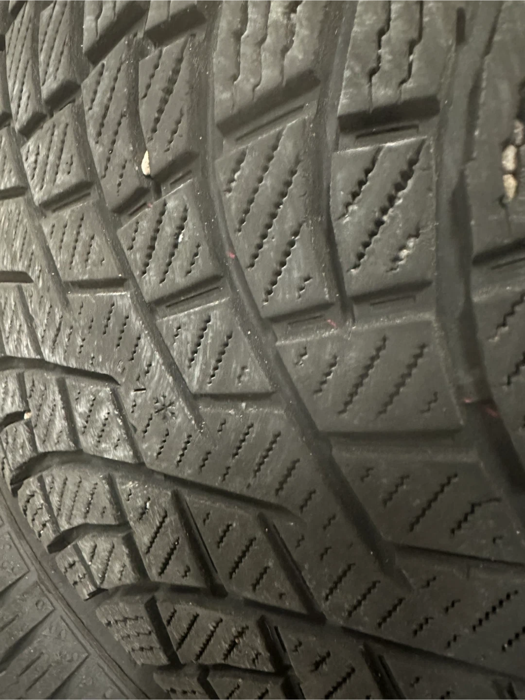 Nokian Hakkapeliitta Winter Tires 265/70R17 - photo 5