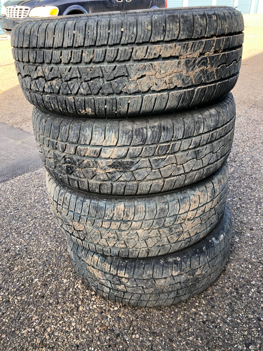 Motivo 365 Tires 235/60R17