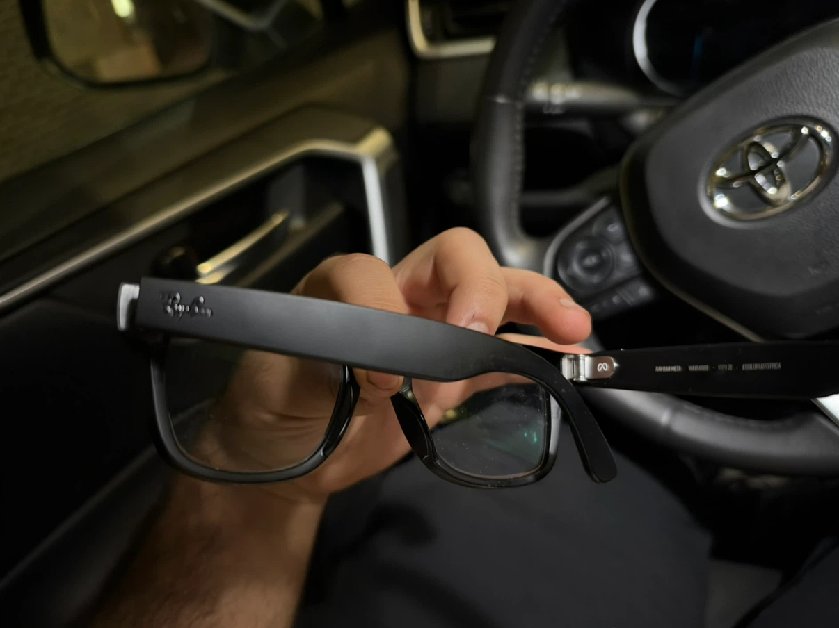 Ray-Ban Meta Wayfarer 2 Smart Glasses - photo 3
