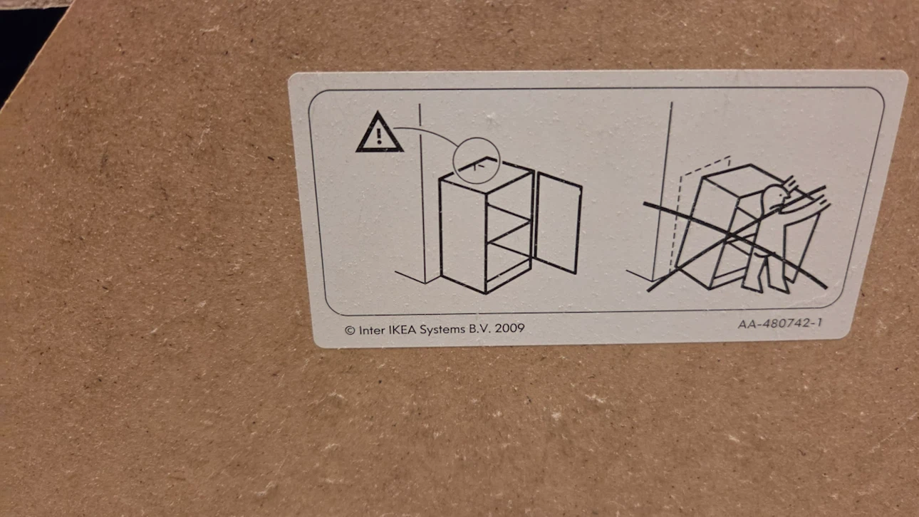 Moving Sale – Hisense AC, IKEA Storage, and Floor Lamp - photo 5