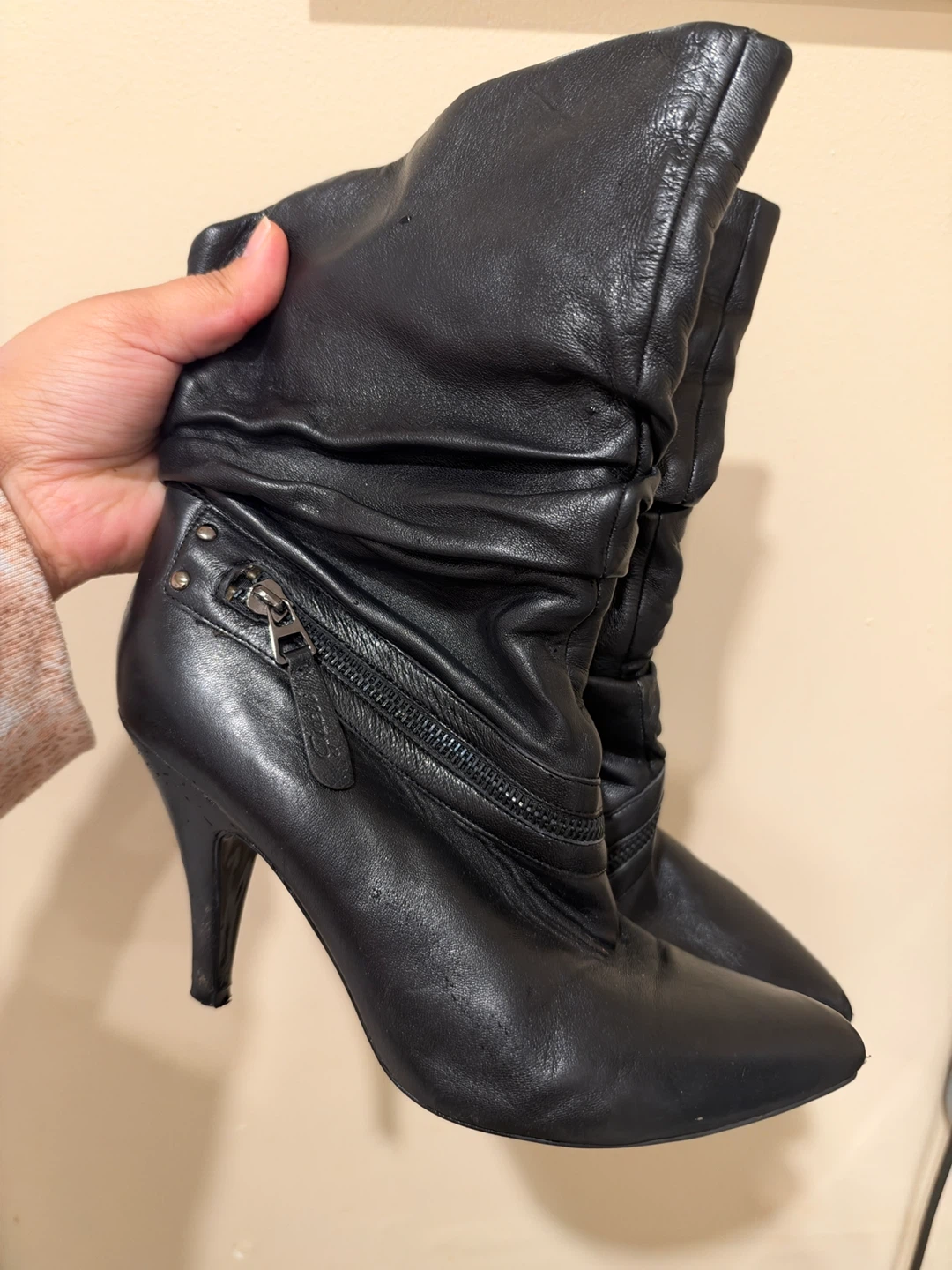 Guess faux leather shoes size 9 - photo 2