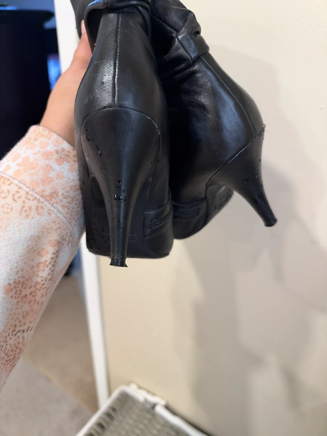 Guess faux leather shoes size 9 - photo 4