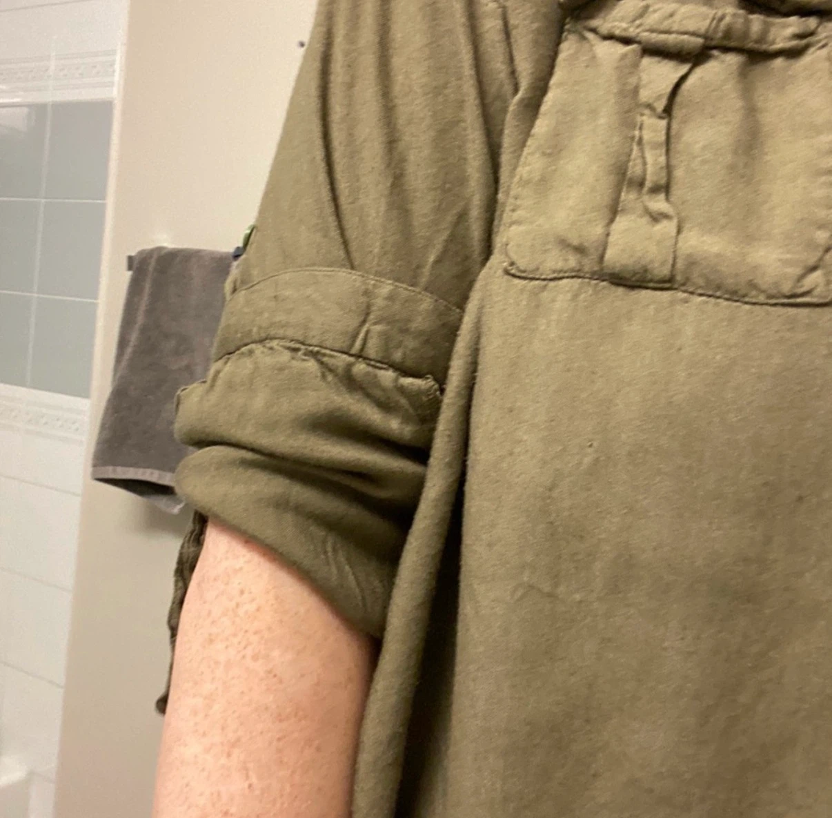 🔥3 for $6🔥 Women's blouse -fair condition(minor flaws) - photo 3