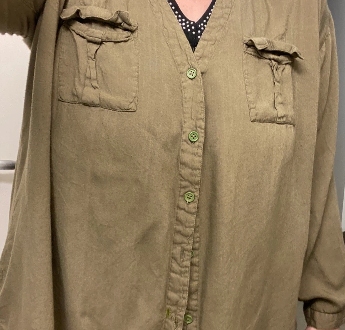 🔥3 for $6🔥 Women's blouse -fair condition(minor flaws) - photo 4