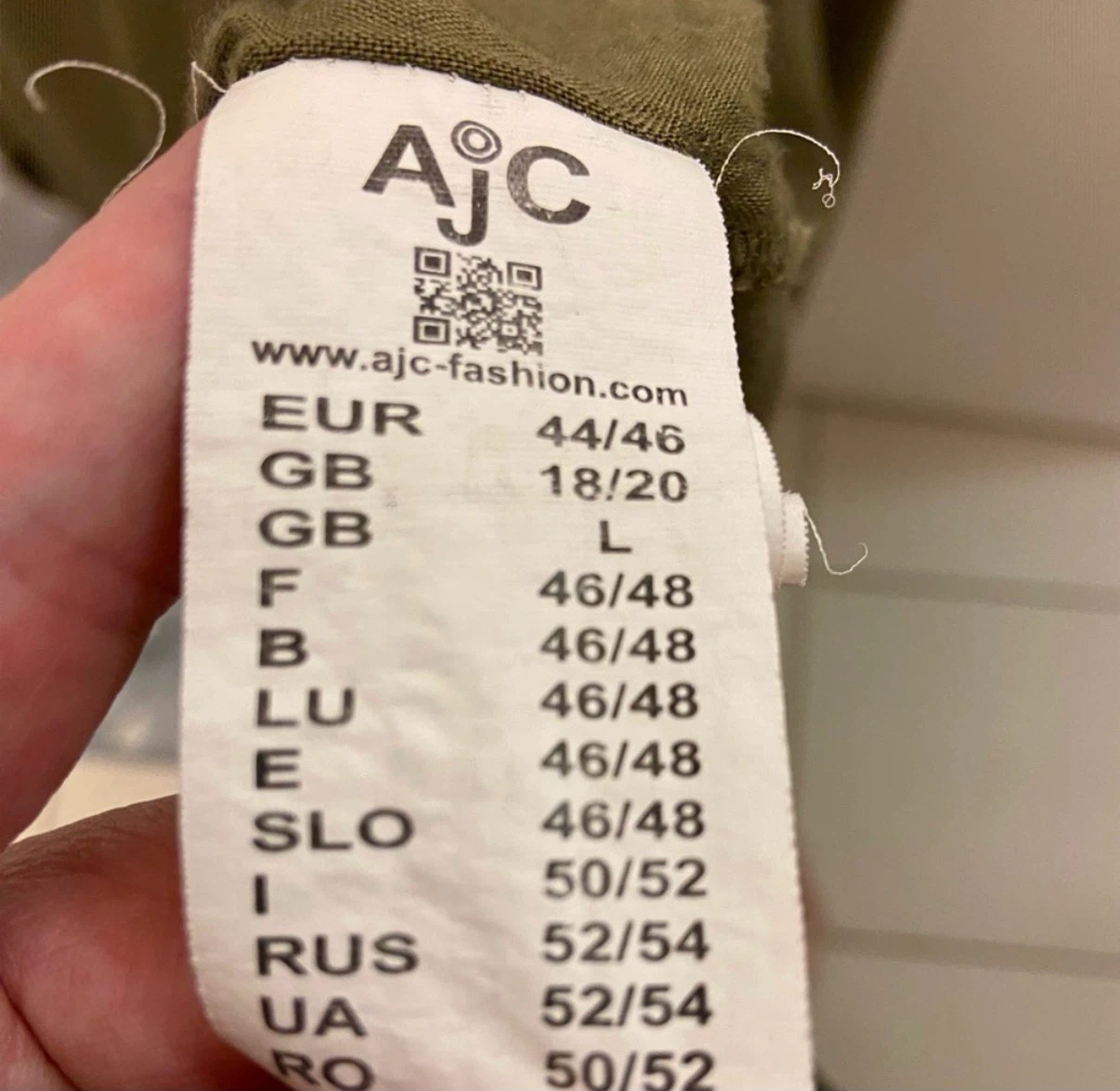 🔥3 for $6🔥 Women's blouse -fair condition(minor flaws) - photo 5