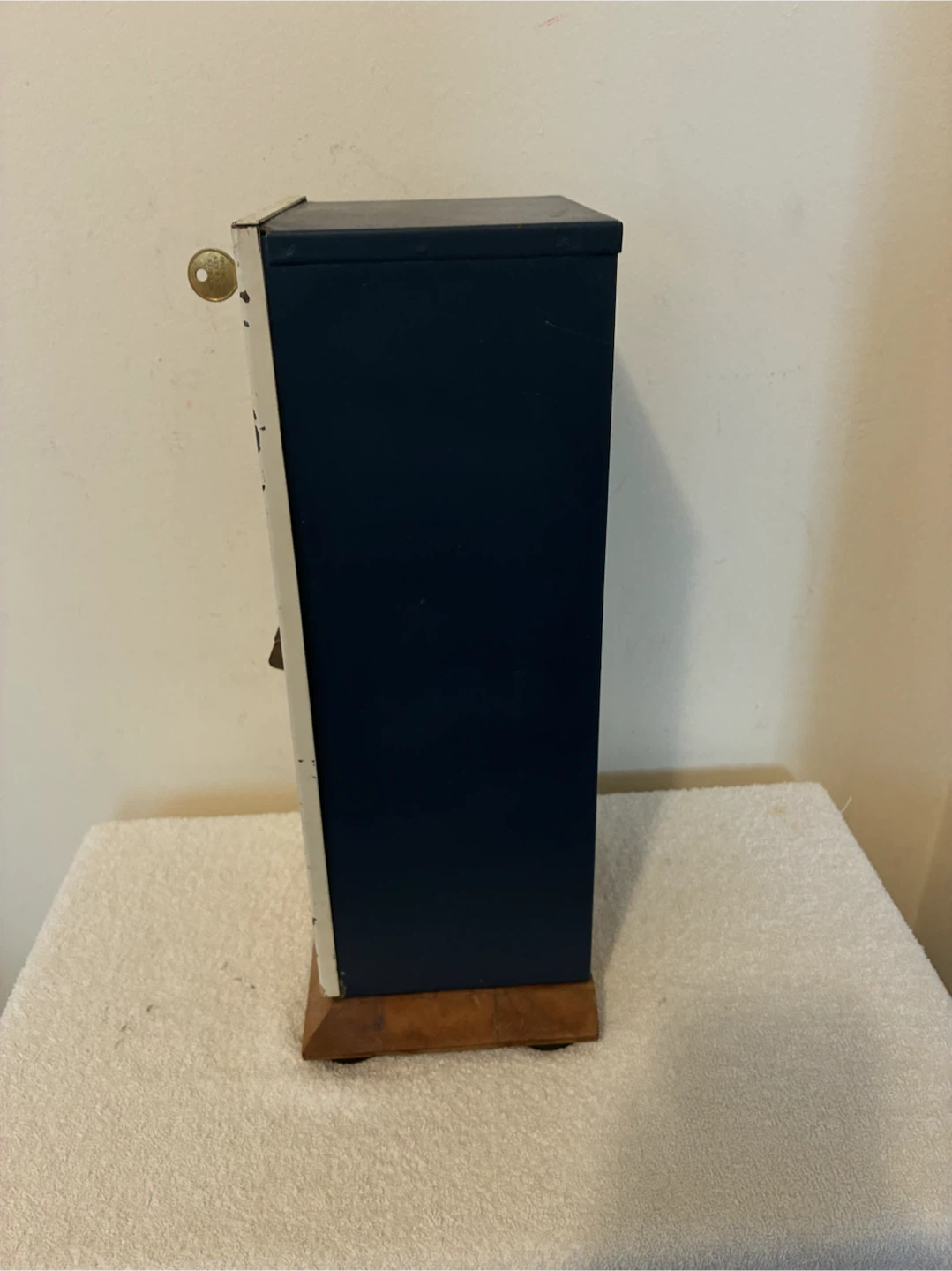 Vintage U.S. Postage Stamp Vending Machine - photo 4
