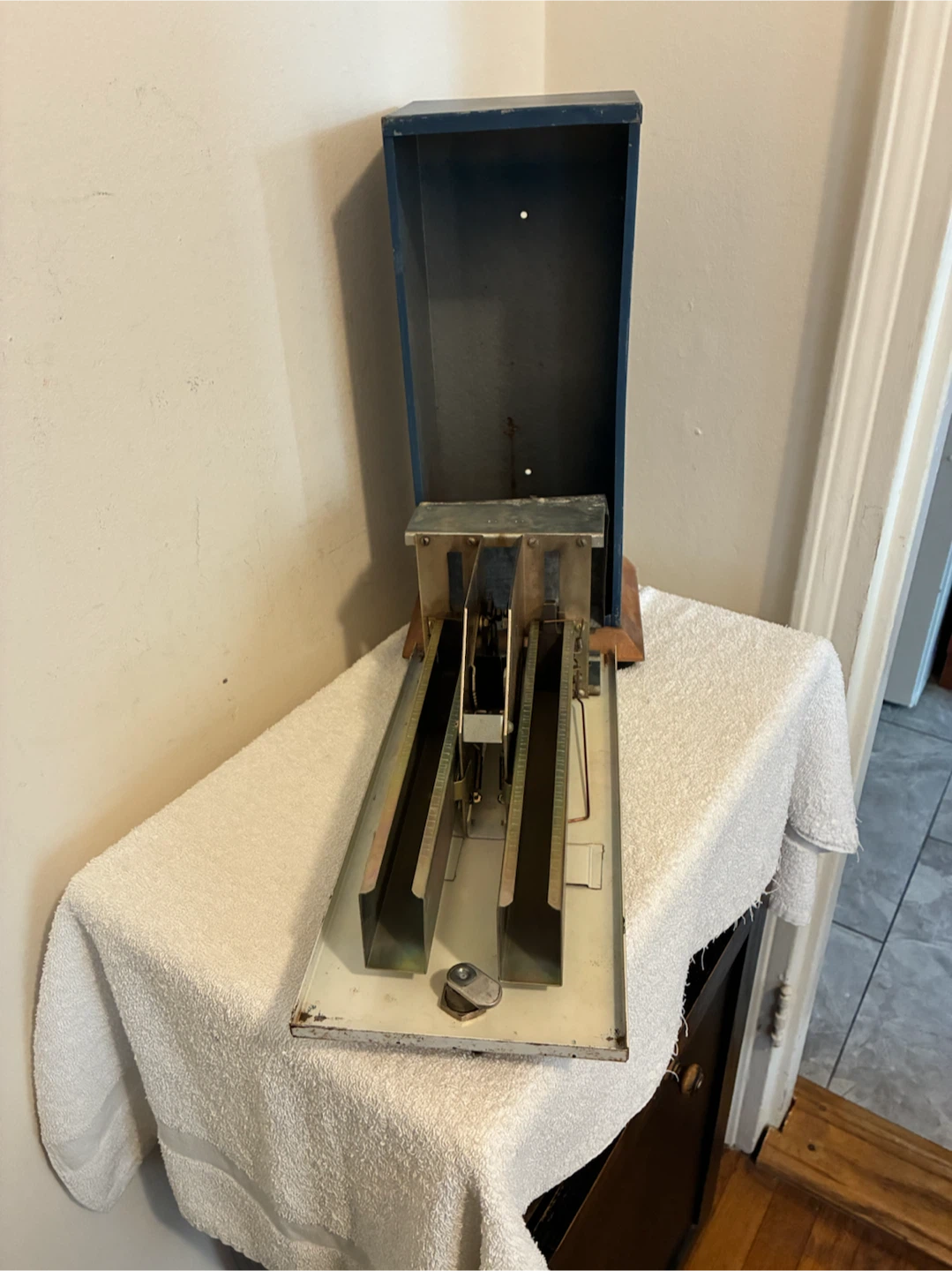 Vintage U.S. Postage Stamp Vending Machine - photo 5