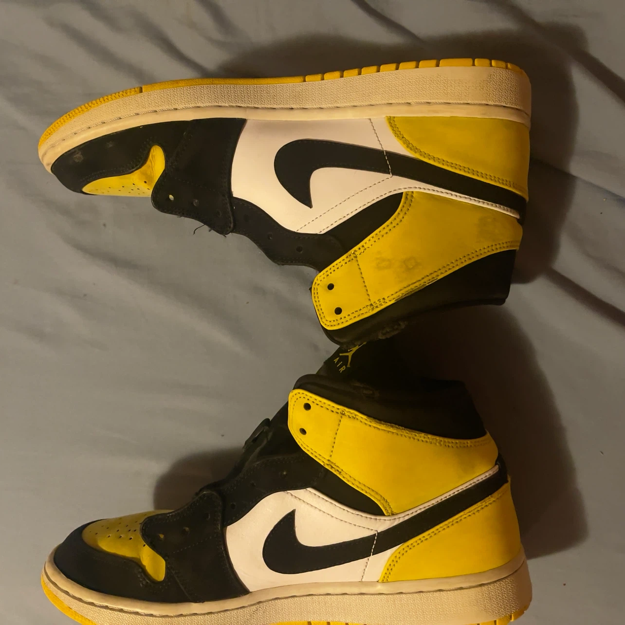 Nike Air Jordan 1 Mid Yellow and Black - photo 4