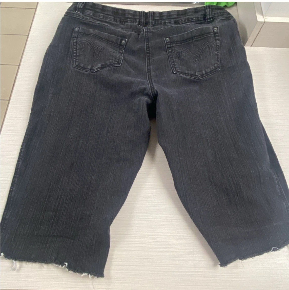 🔥3 for $6🔥 3 pairs of plus cropped pants (good- fair condition*) - photo 3