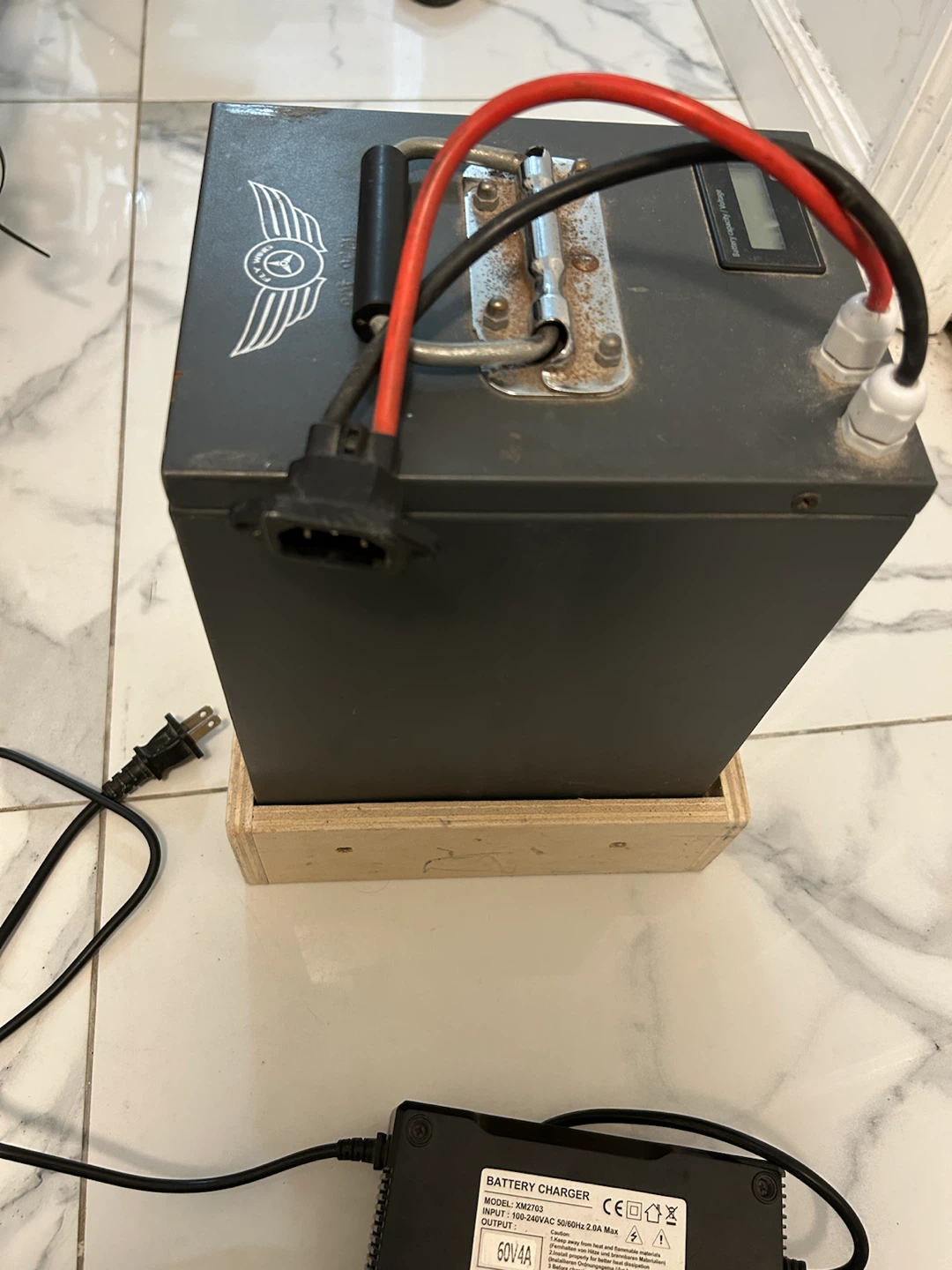 60V Lithium Battery Pack with Charger - photo 2