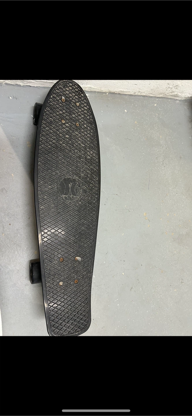 22” Hurley black plastic cruiser skateboard