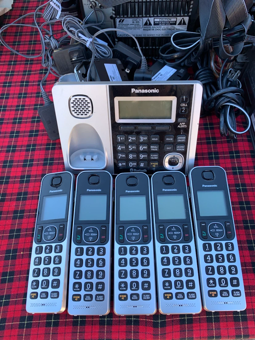 Panasonic Cordless Phone with 5 Handsets
