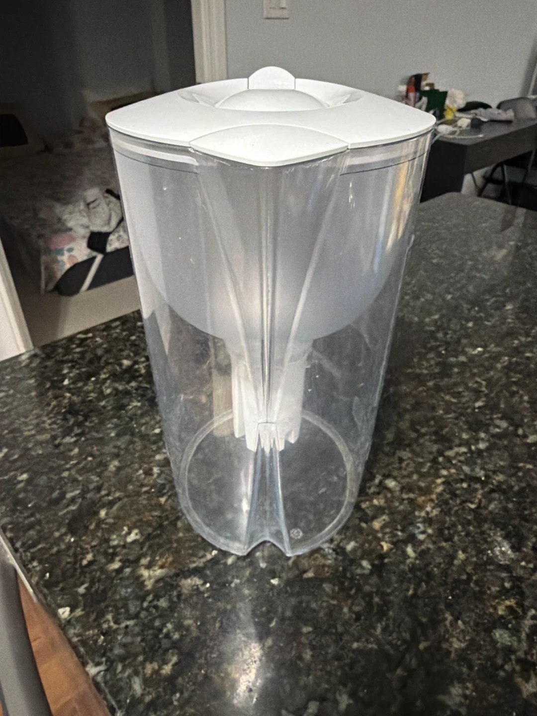 Kirkland Signature Water Filtration Pitcher + new filter - photo 2