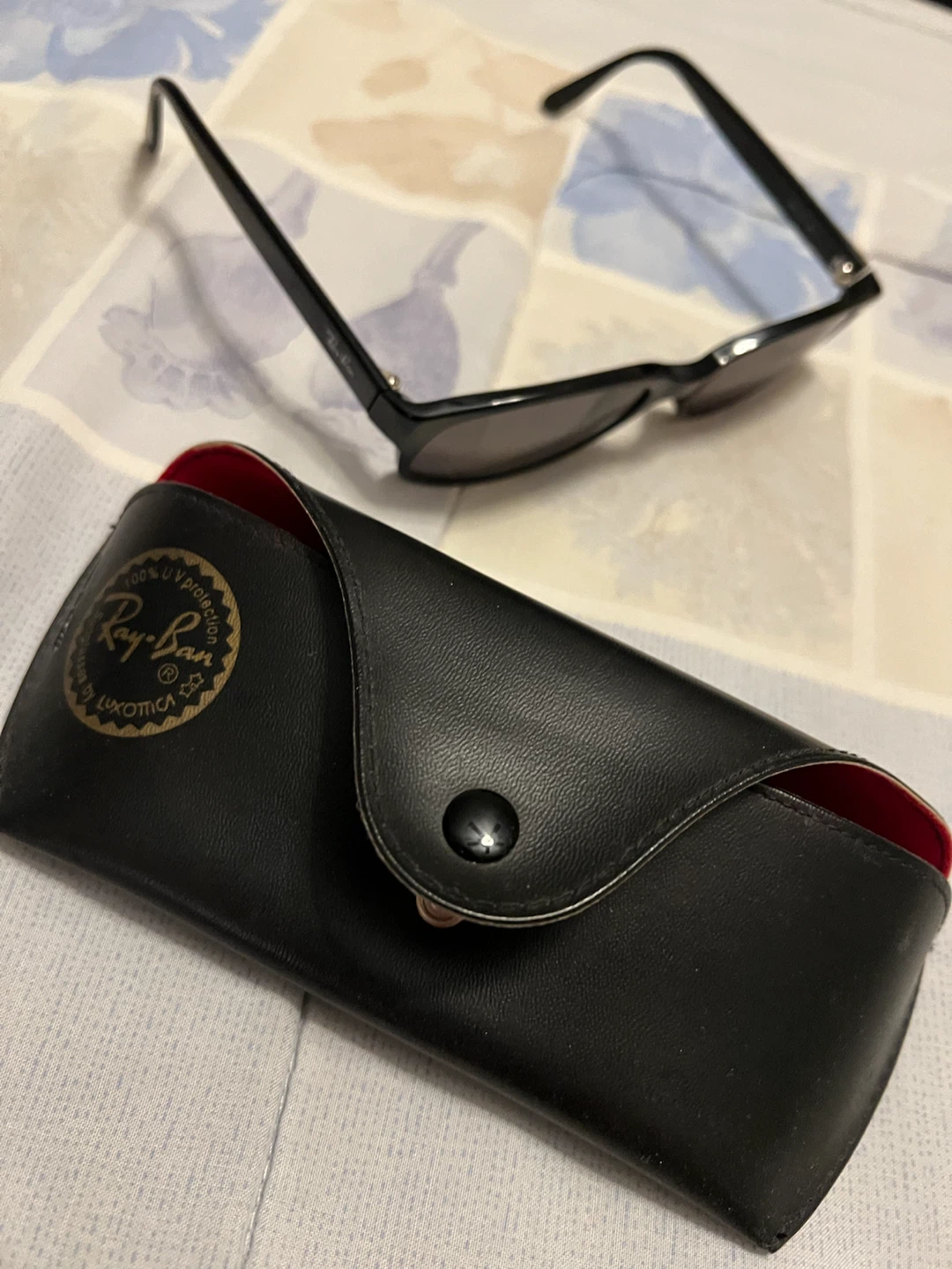 Black Ray-Ban Sunglasses with Case