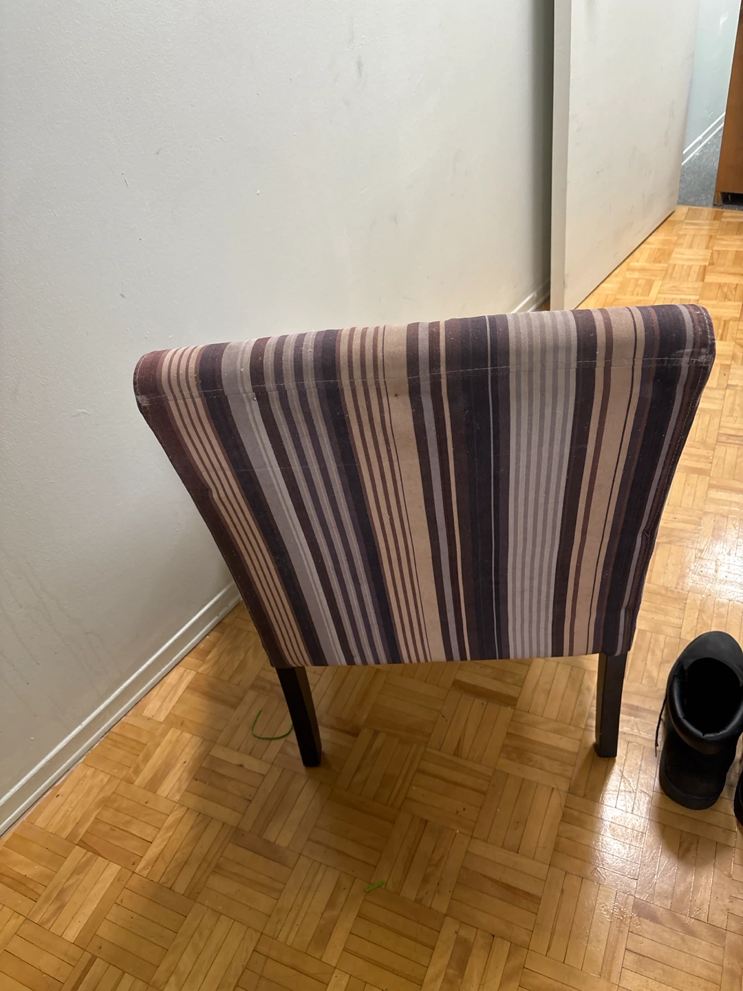 Two striped accent chairs - photo 4