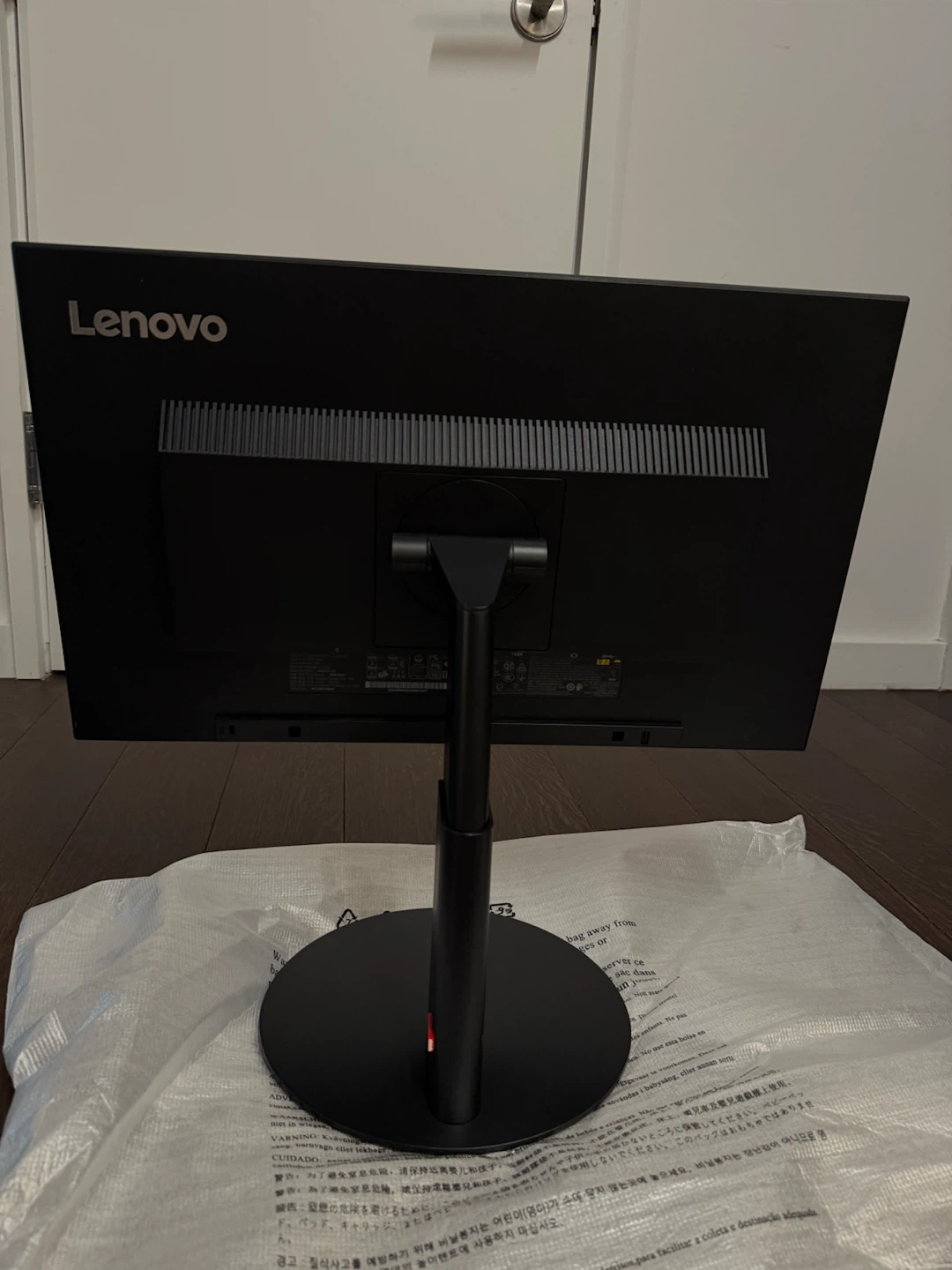 Lenovo ThinkVision Monitor T24-i10 24inch (cords included) - photo 5