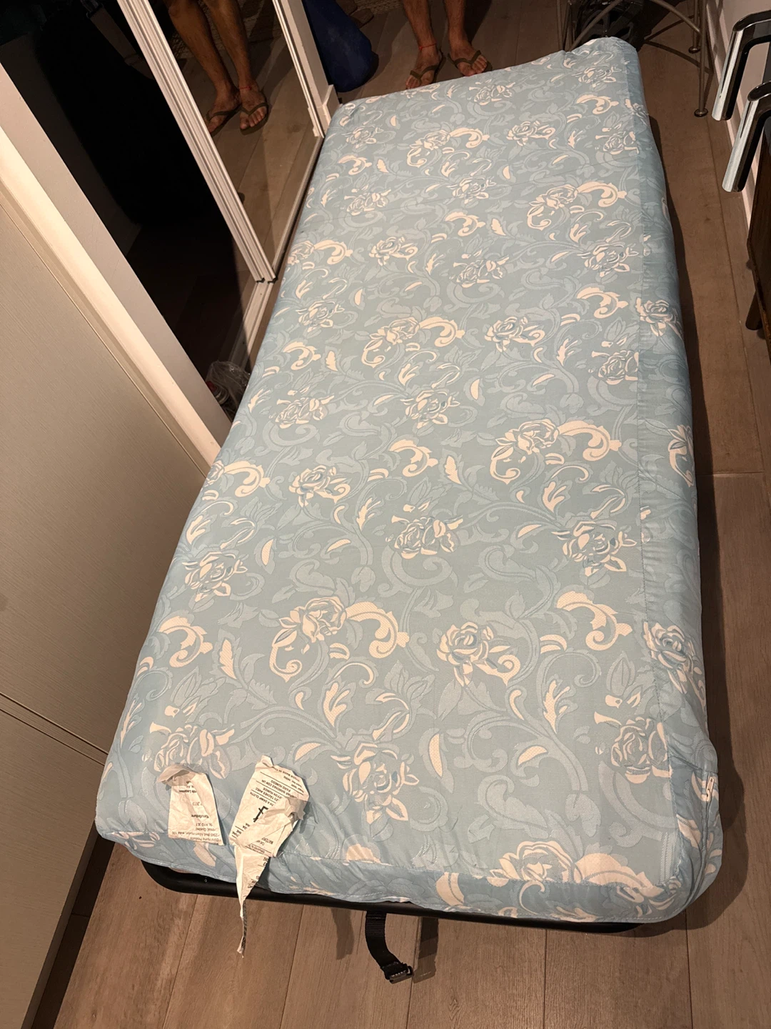 Folding Guest Bed with Mattress - photo 2